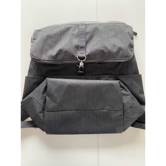 Lululemon Rise and Shine Backpack - Picture 5 of 6